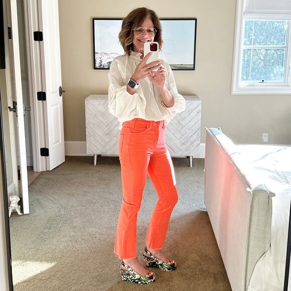 MOTHER The Hustler Ankle Fray Hopscotch Corduroy in Coral 24 - Picture 6 of 14